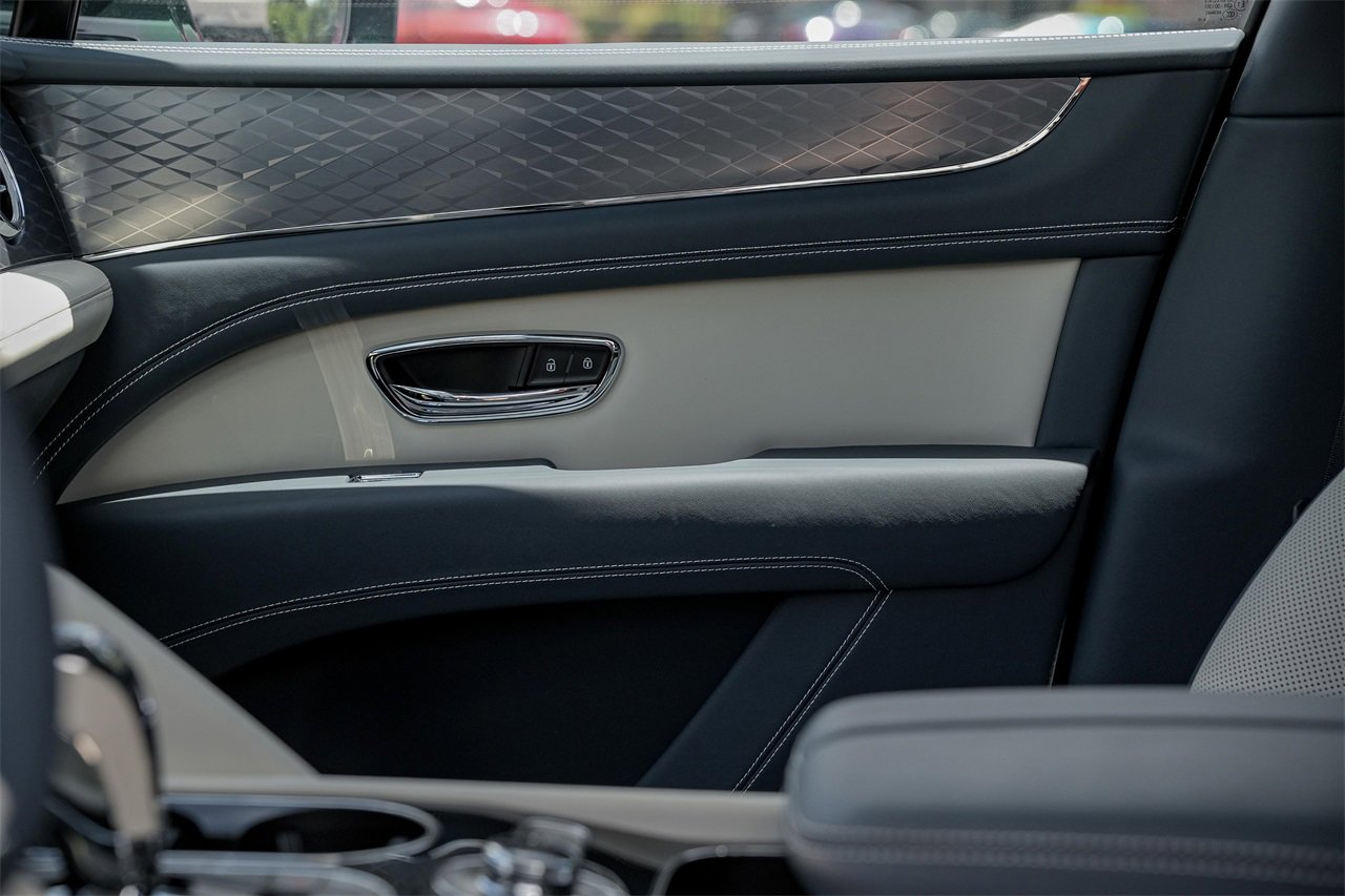 New 2025 Bentley Bentayga image 20