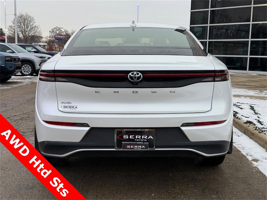 Used 2023 Toyota Crown XLE image 4