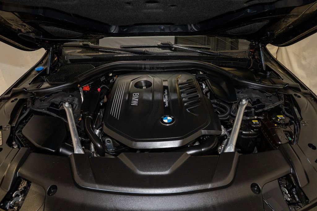 Used 2019 BMW 740i w/ M Sport Package image 21