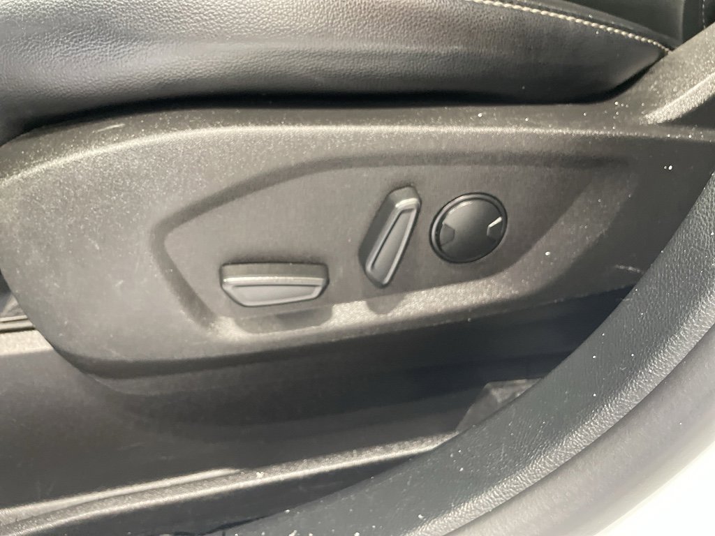 Used 2023 Ford Edge SEL image 14