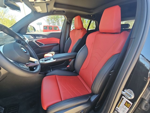 Used 2025 BMW X2 xDrive28i w/ Premium Package image 15