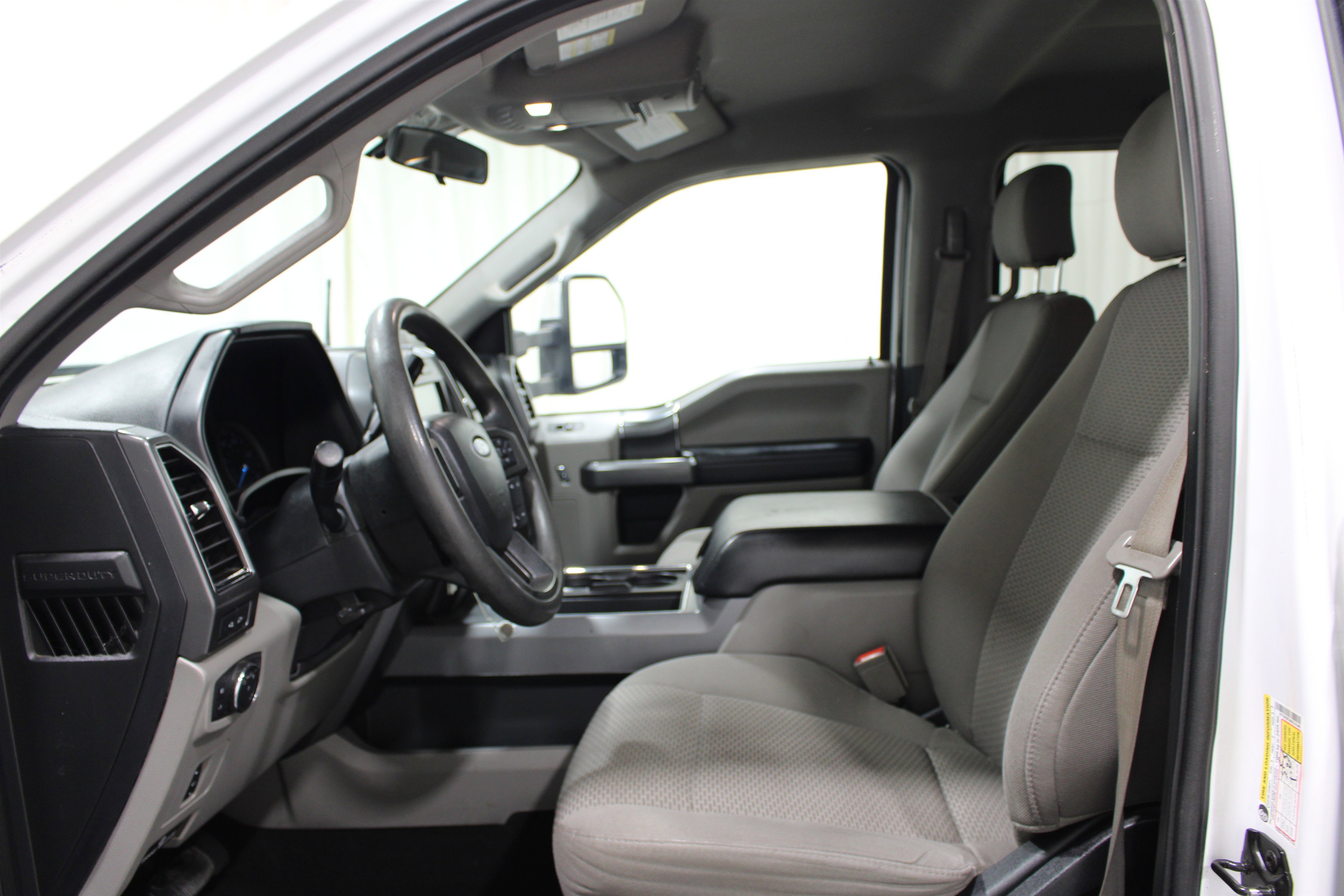 Used 2019 Ford F250 XLT w/ XLT Premium Package image 3