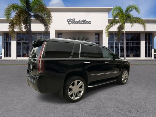 Used 2019 Cadillac Escalade Luxury AWD/4WD image 14