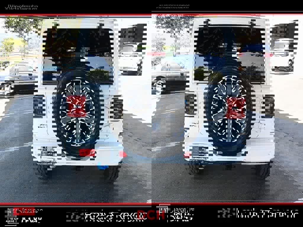 Used 2022 Jeep Wrangler Unlimited Sahara image 6
