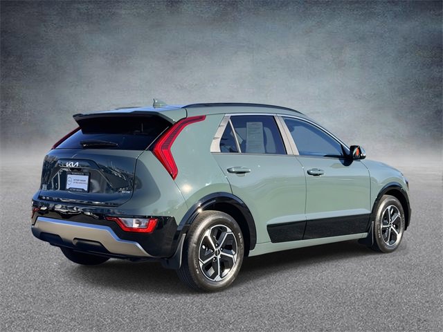 Used 2025 Kia Niro SX image 4