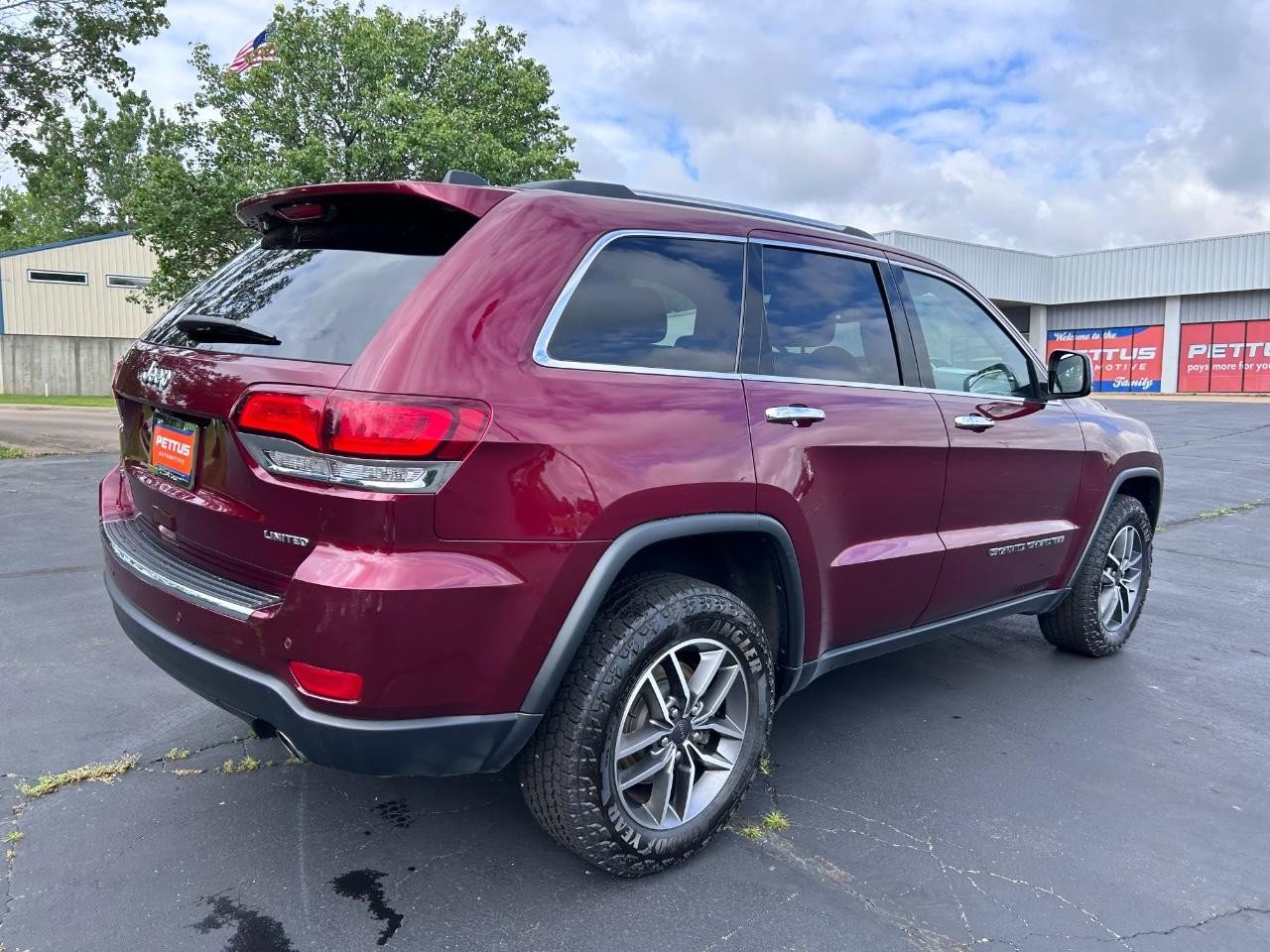 Used 2022 Jeep Grand Cherokee Limited image 3