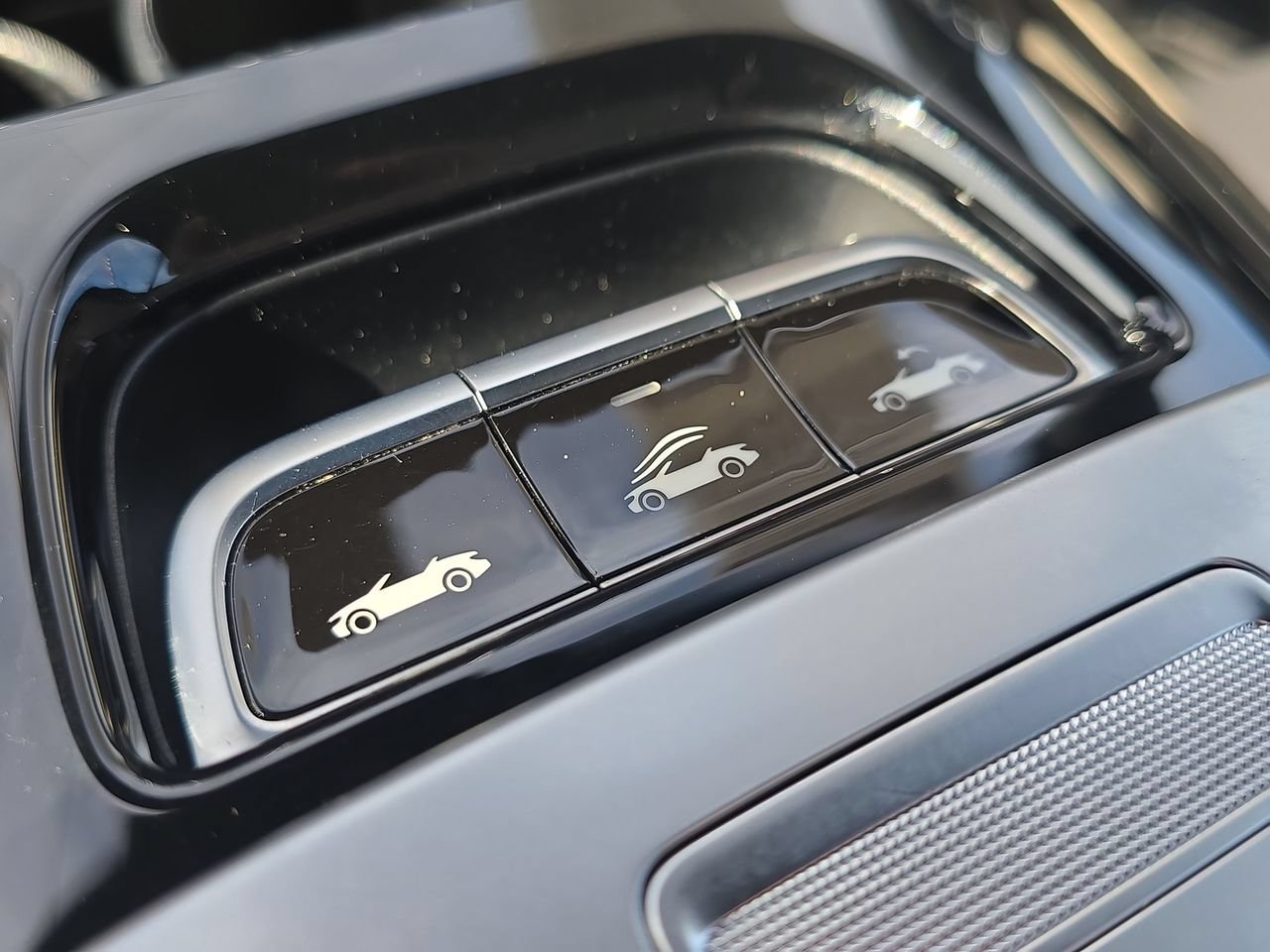 Used 2024 Mercedes-Benz CLE 300 4MATIC Cabriolet image 39