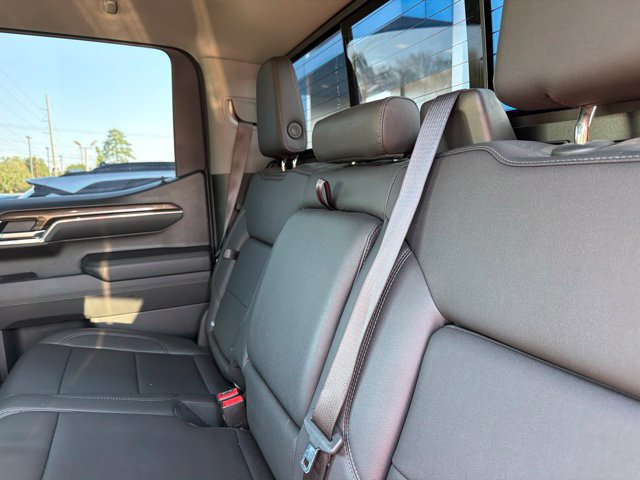 Used 2023 Chevrolet Silverado 1500 LT Trail Boss w/ LT Trail Boss Premium Package AWD/4WD image 7