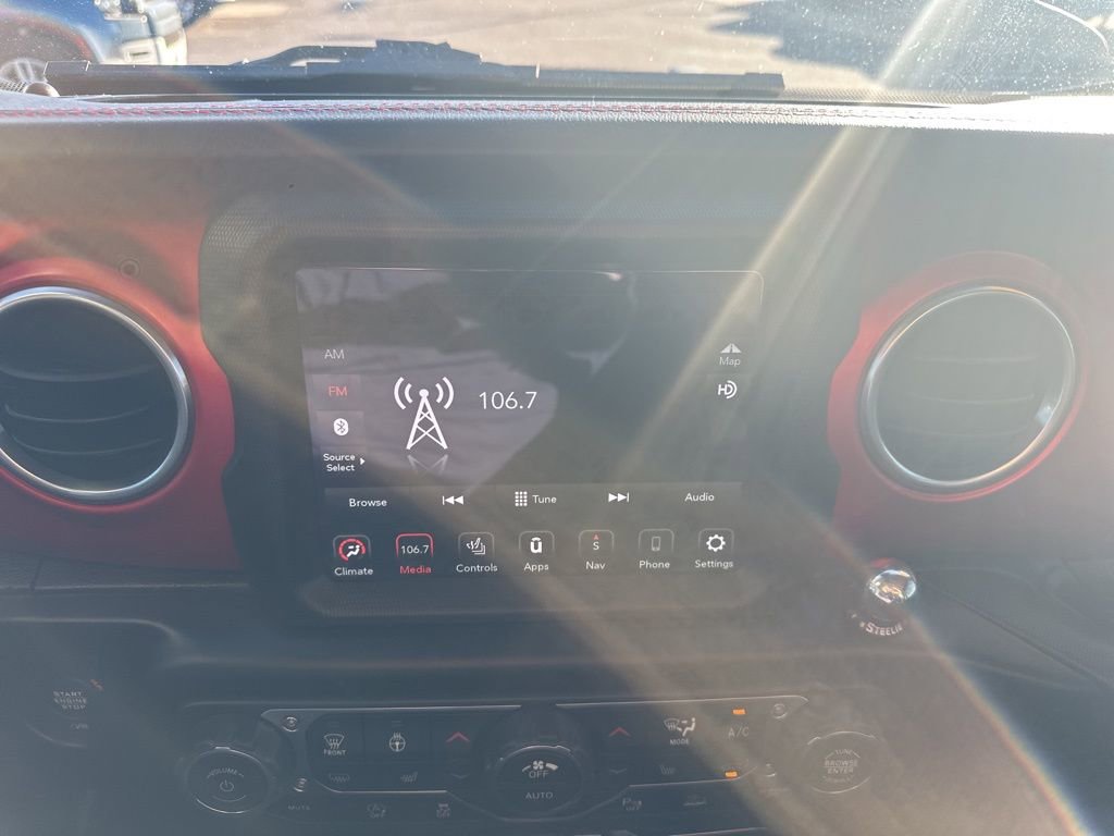Used 2020 Jeep Gladiator Rubicon image 3