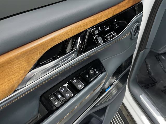 Used 2022 Jeep Grand Wagoneer Series II w/ Flexible Seating Group image 33