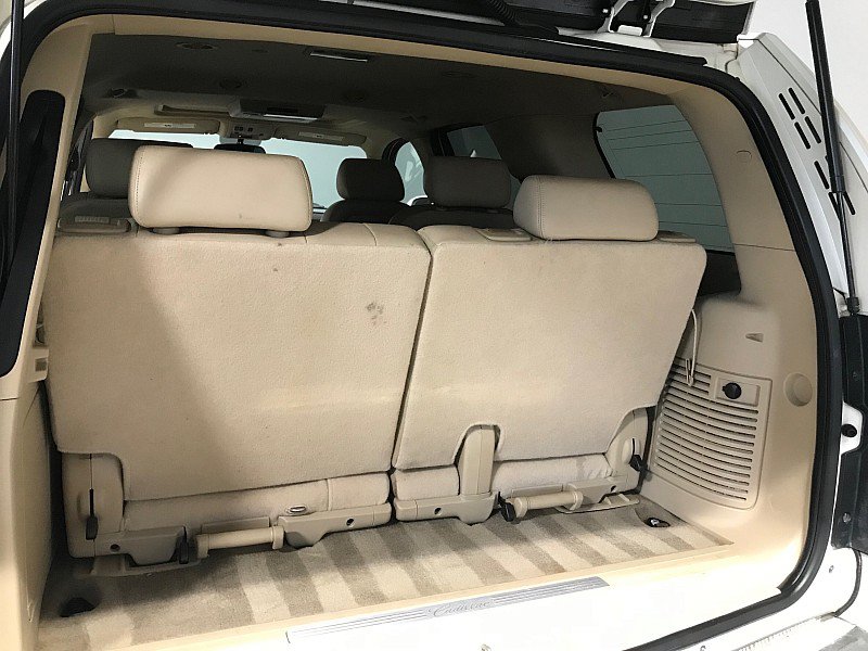 Used 2010 Cadillac Escalade Premium AWD/4WD image 31