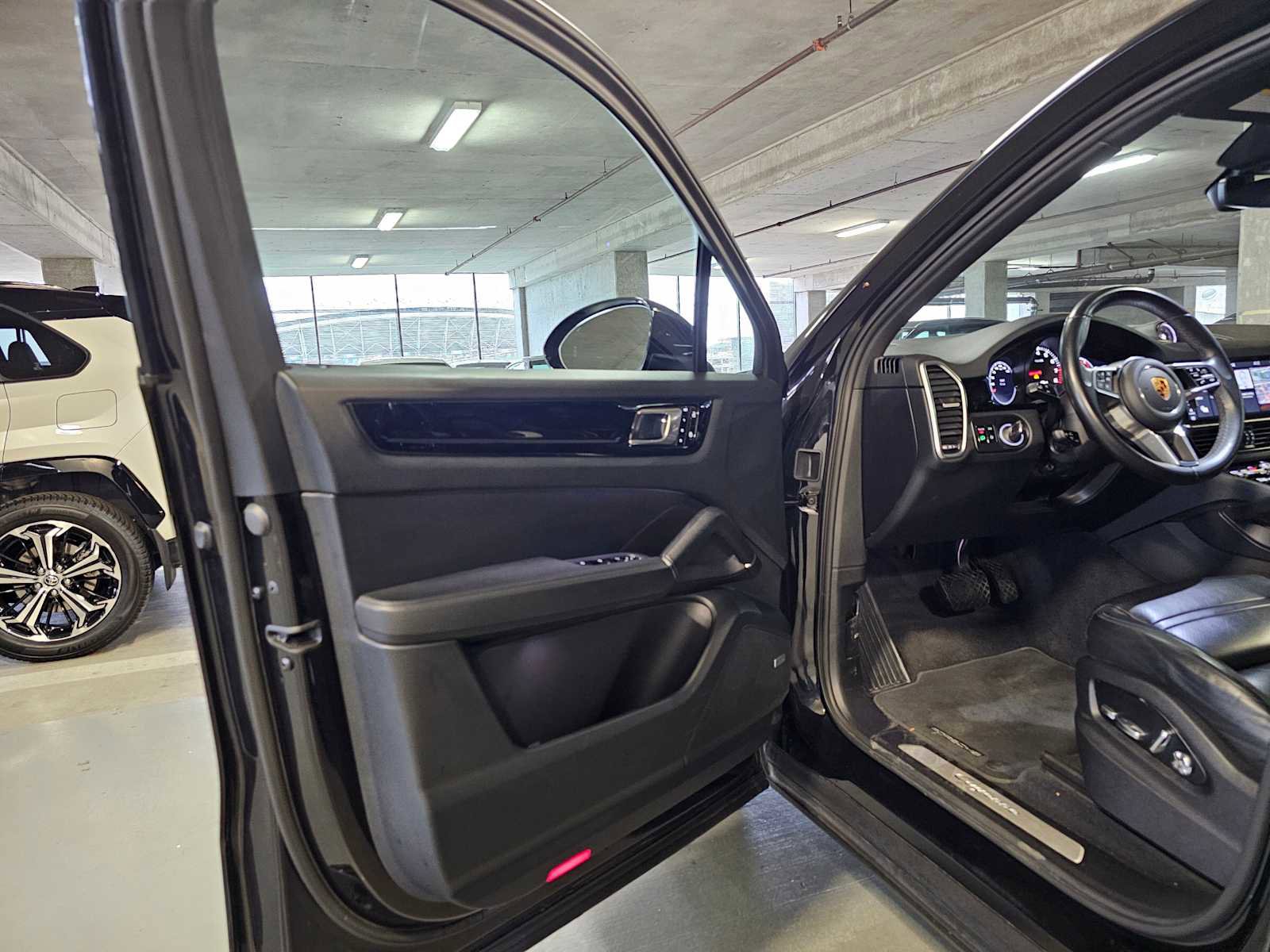 Used 2019 Porsche Cayenne AWD/4WD image 29