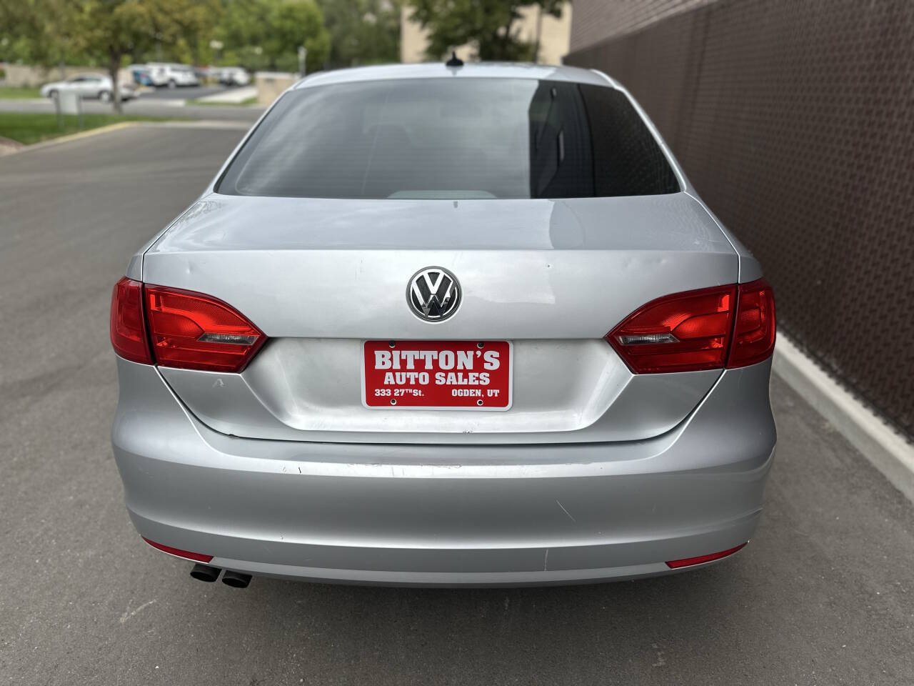 Used 2011 Volkswagen Jetta SE FWD image 3