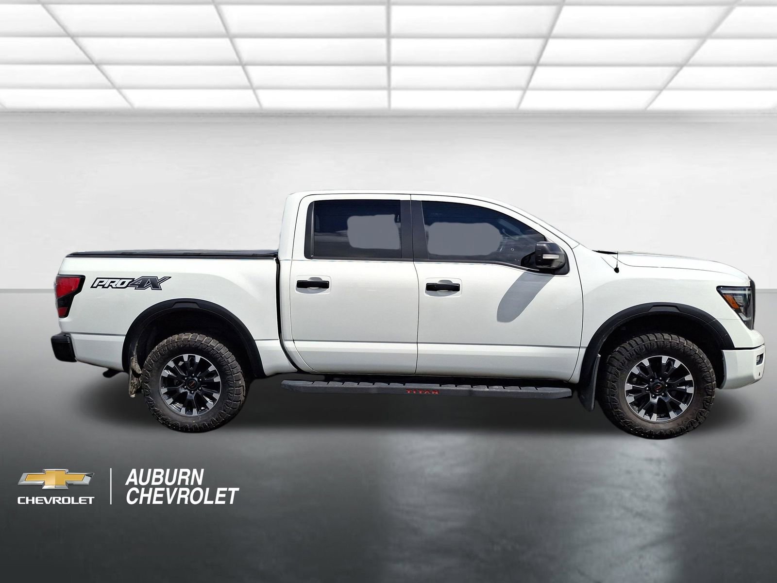 Used 2021 Nissan Titan PRO-4X w/ Pro-4x Convenience Package AWD/4WD image 2