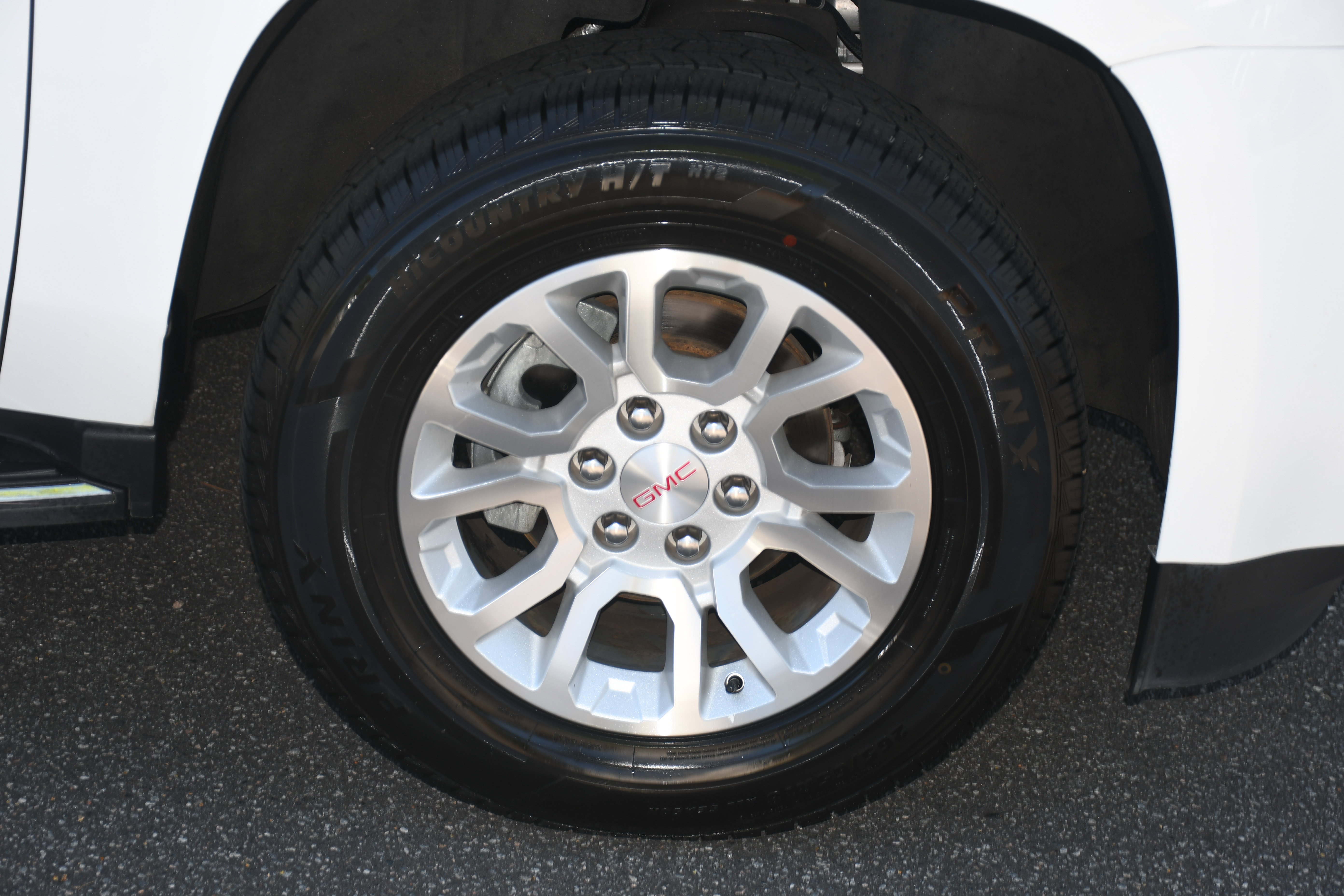 Used 2017 GMC Yukon SLT image 23