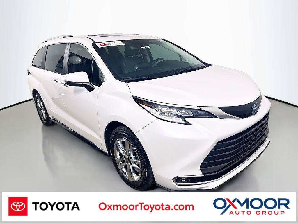 Certified 2023 Toyota Sienna Limited FWD image 1