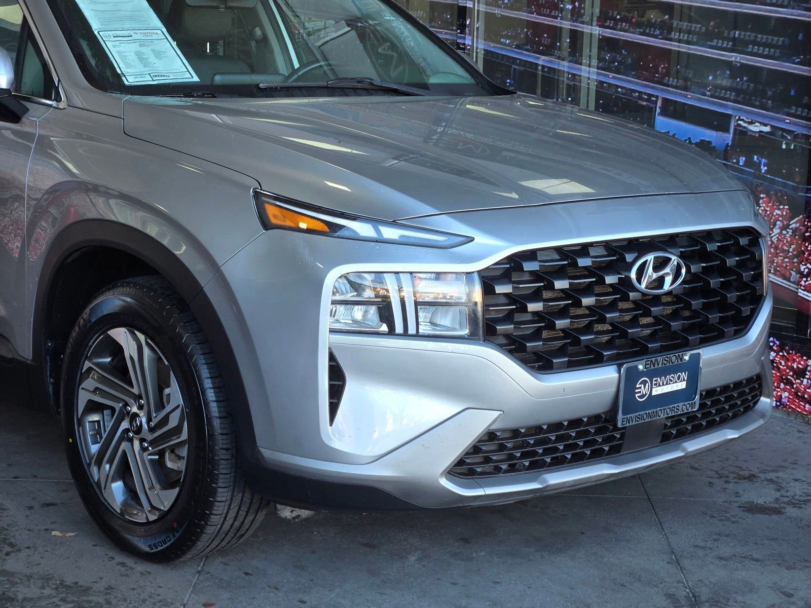 Used 2023 Hyundai Santa Fe SEL image 2