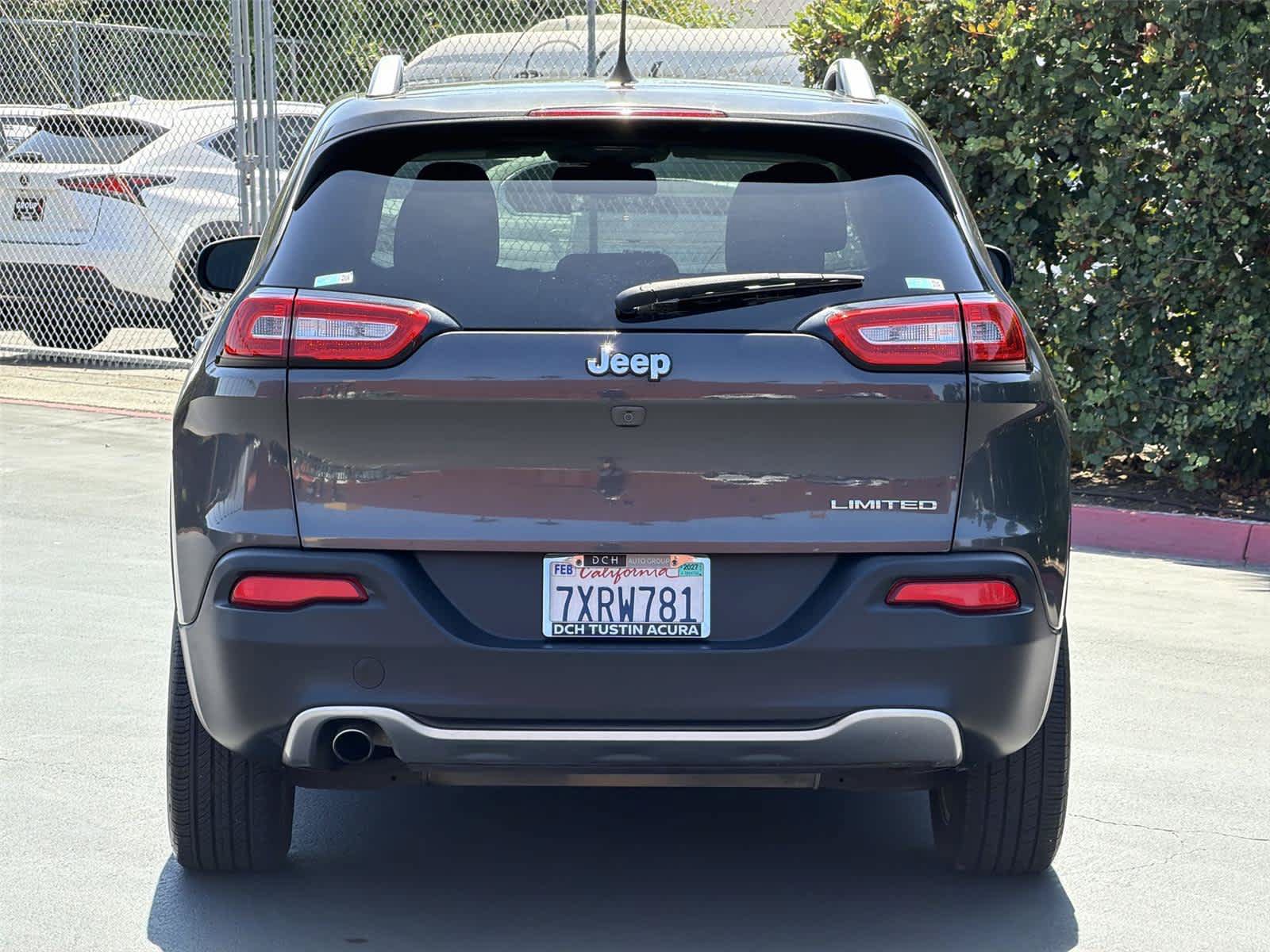 Used 2017 Jeep Cherokee Limited FWD image 6