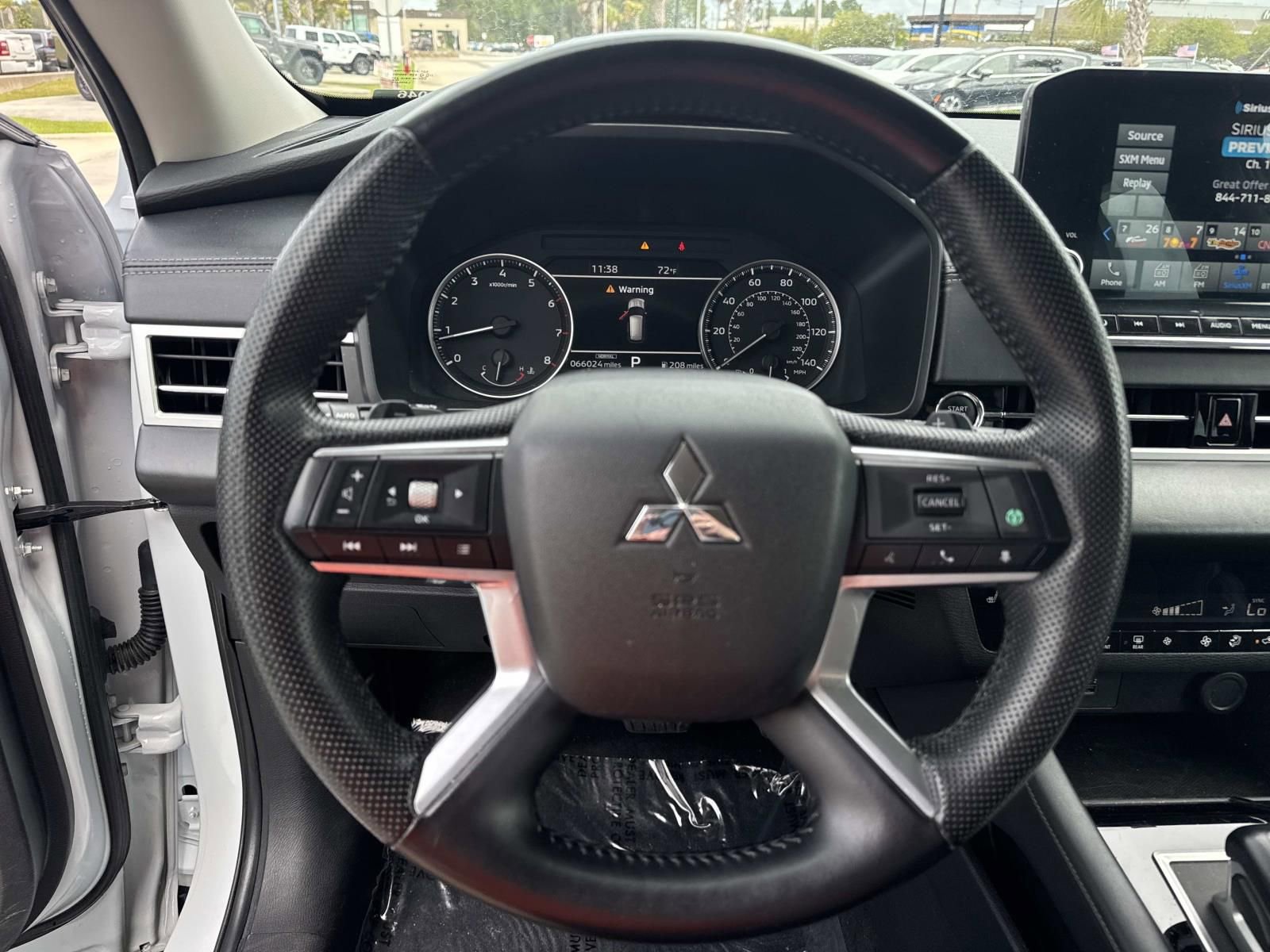 Used 2023 Mitsubishi Outlander SE AWD/4WD image 21