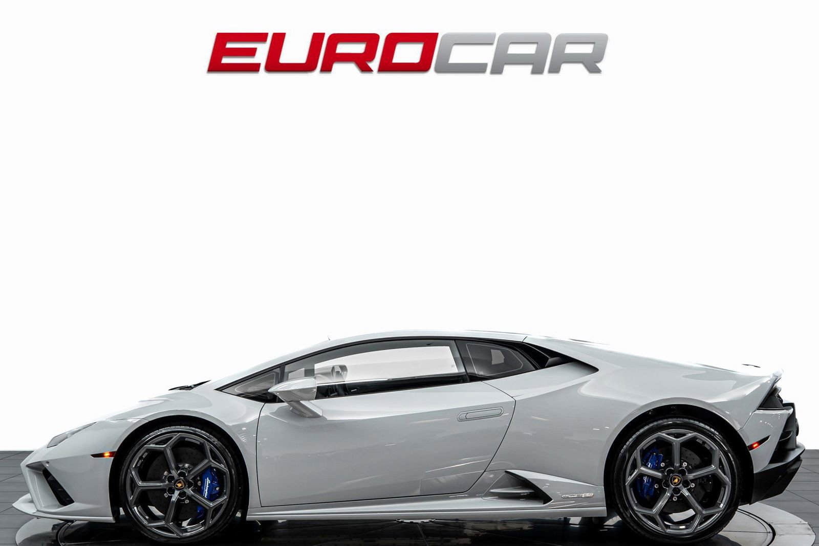 Used 2023 Lamborghini Huracan EVO RWD image 2