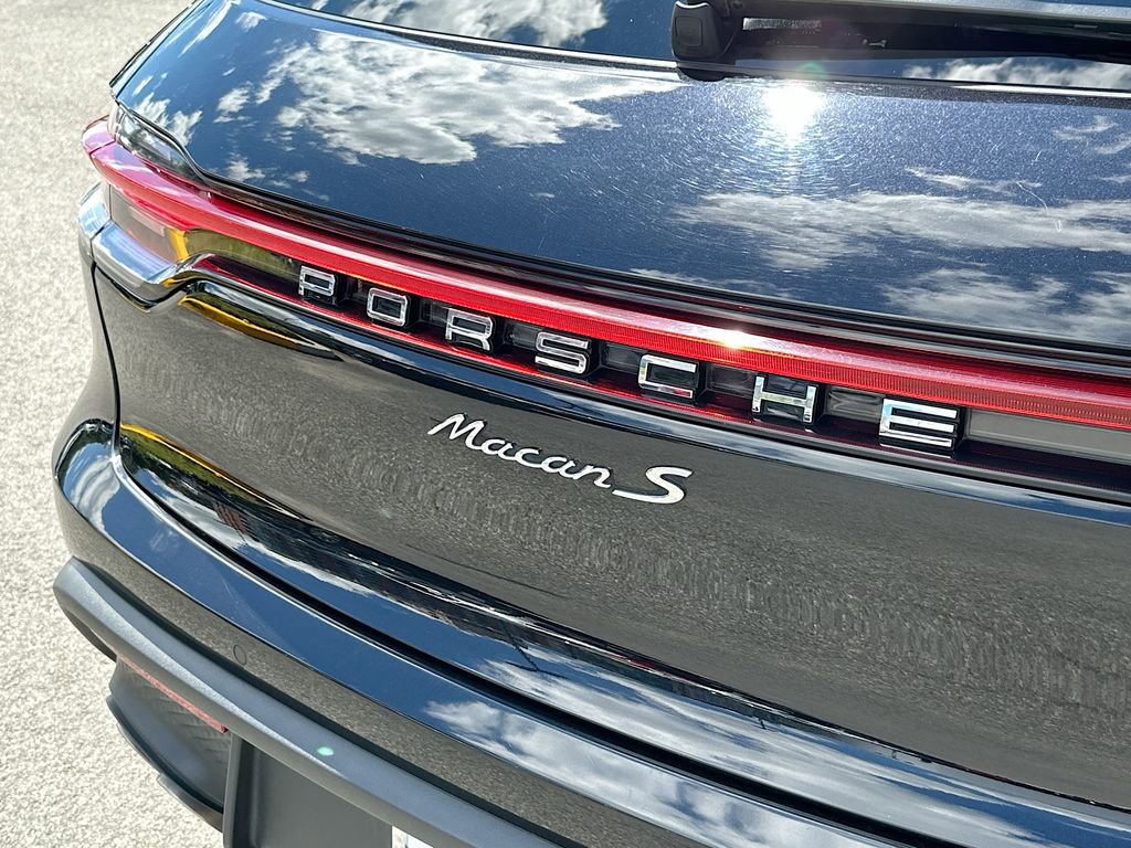 Certified 2023 Porsche Macan S AWD/4WD image 34
