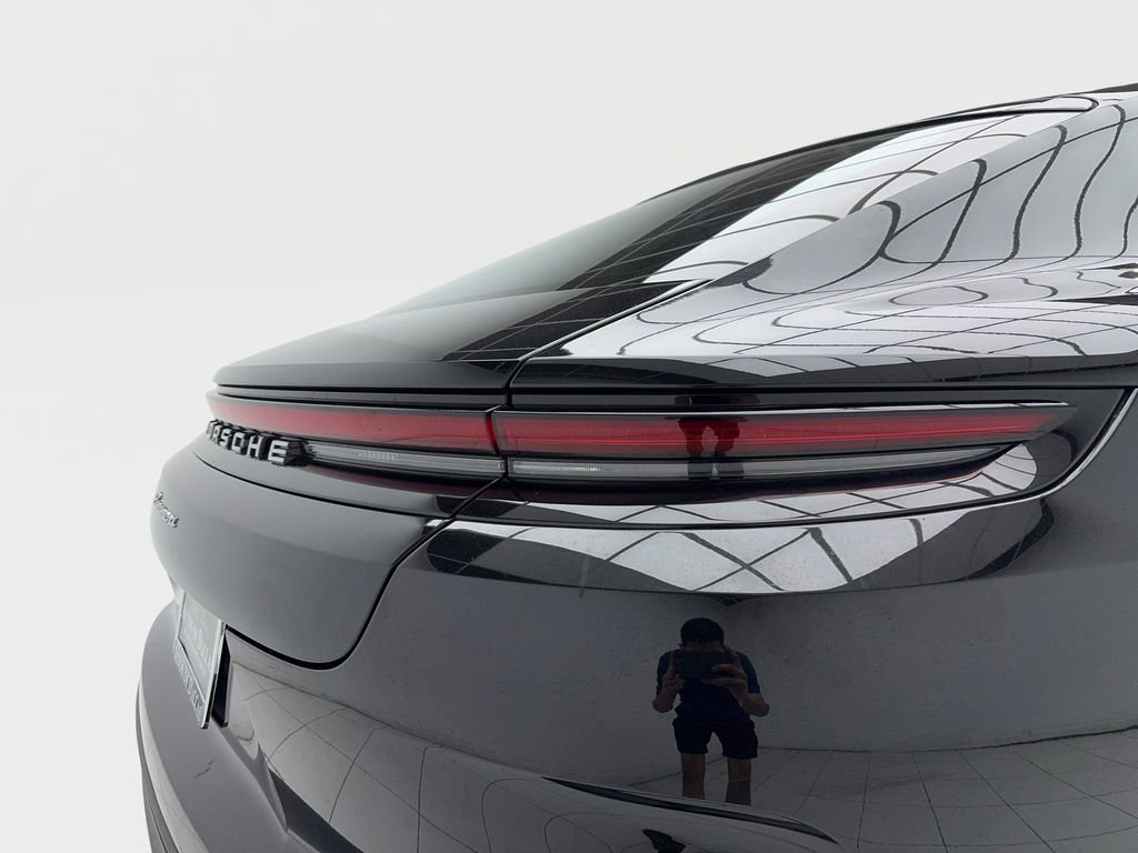 Used 2025 Porsche Panamera w/ Premium Package image 7