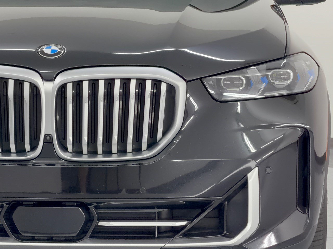 Used 2024 BMW X5 xDrive40i w/ Premium Package AWD/4WD image 12