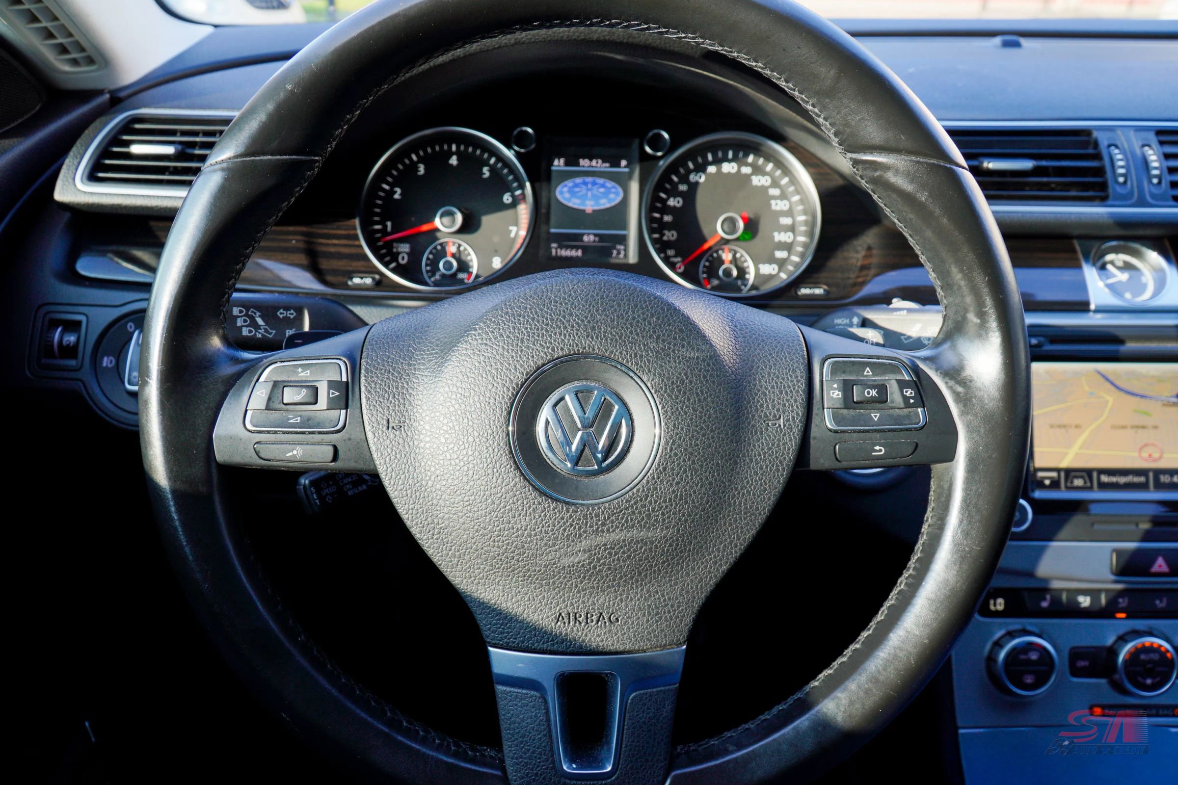 Used 2013 Volkswagen CC Executive image 25