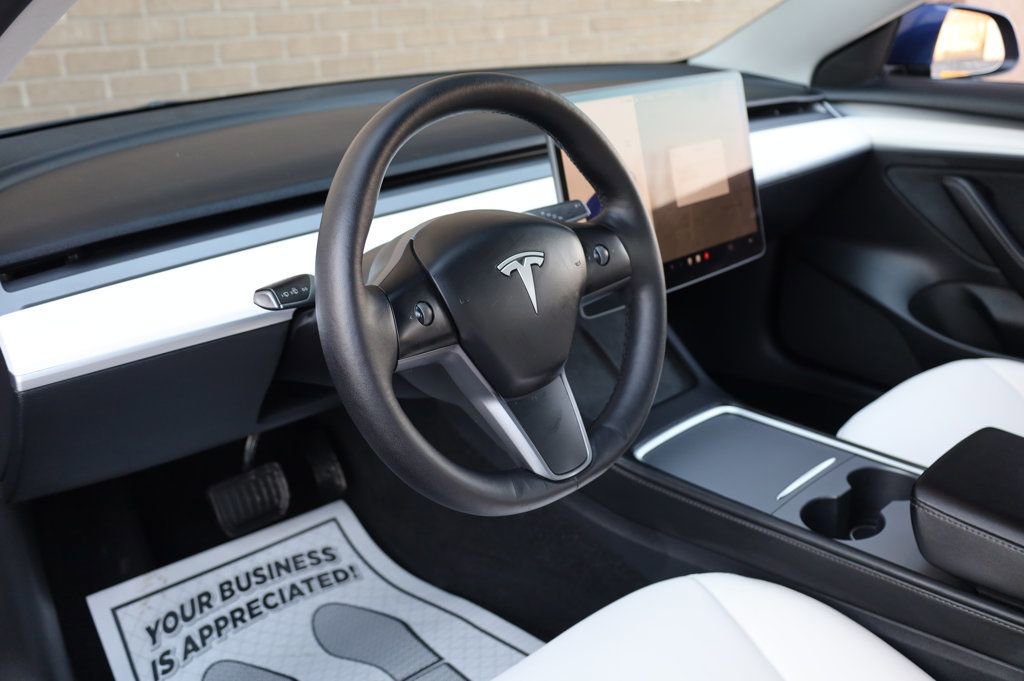 Used 2023 Tesla Model 3 Standard Range image 13