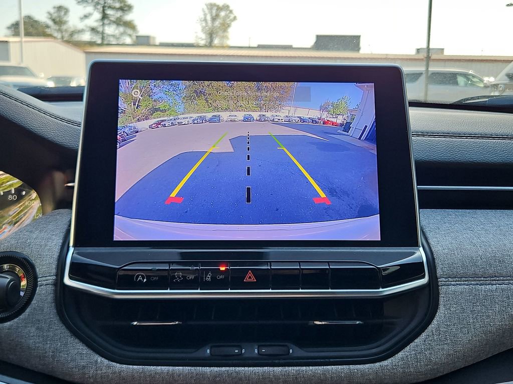 Used 2024 Jeep Compass Latitude image 17