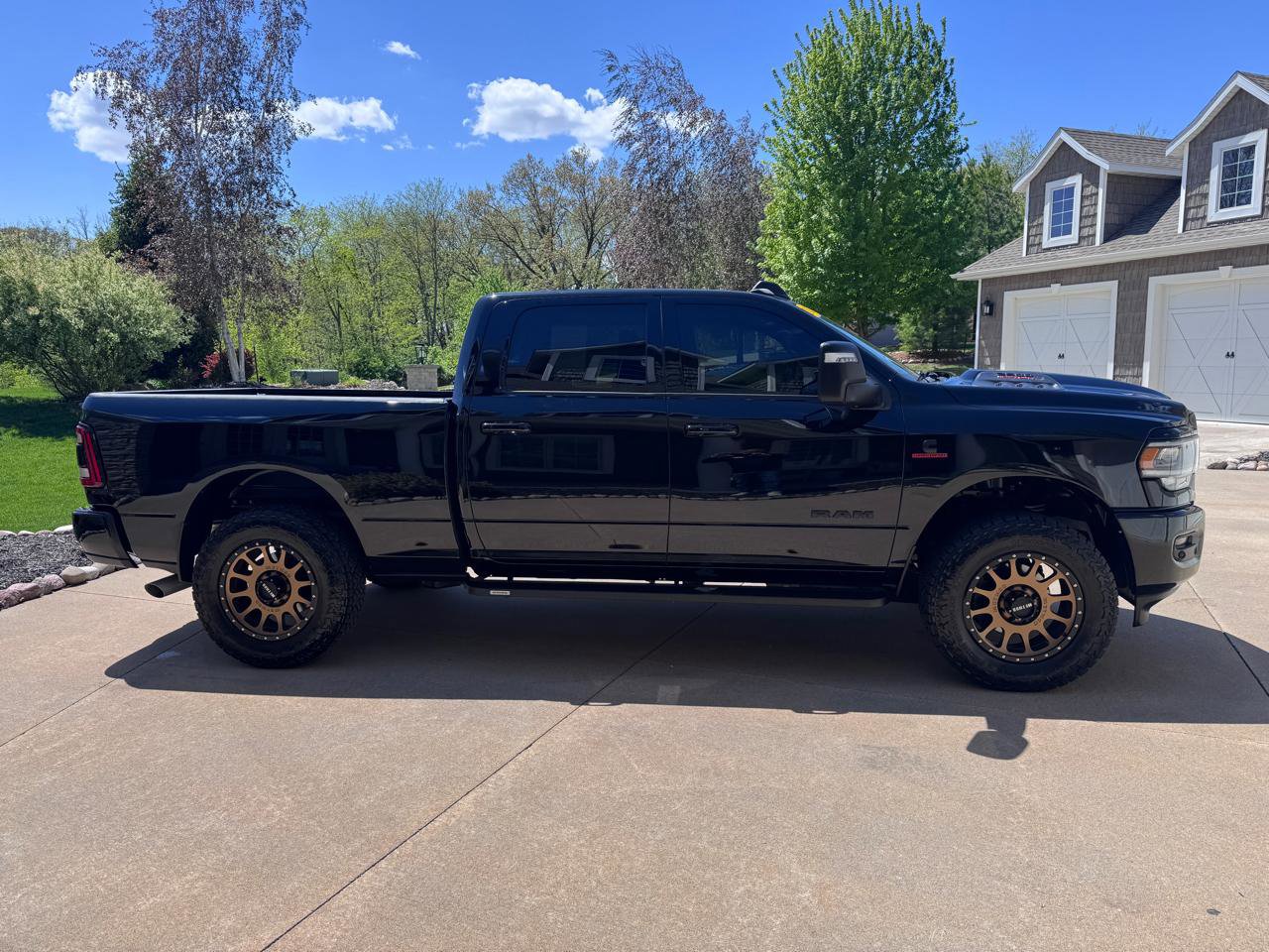 Used 2023 RAM 2500 Laramie AWD/4WD image 7