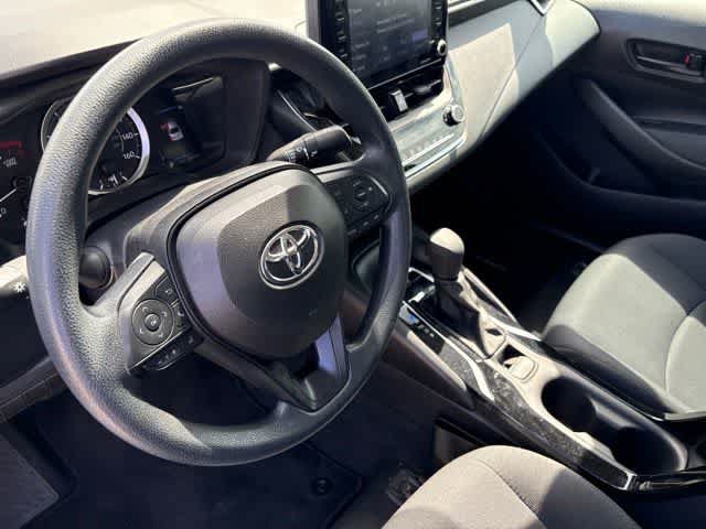 Used 2022 Toyota Corolla LE FWD image 11