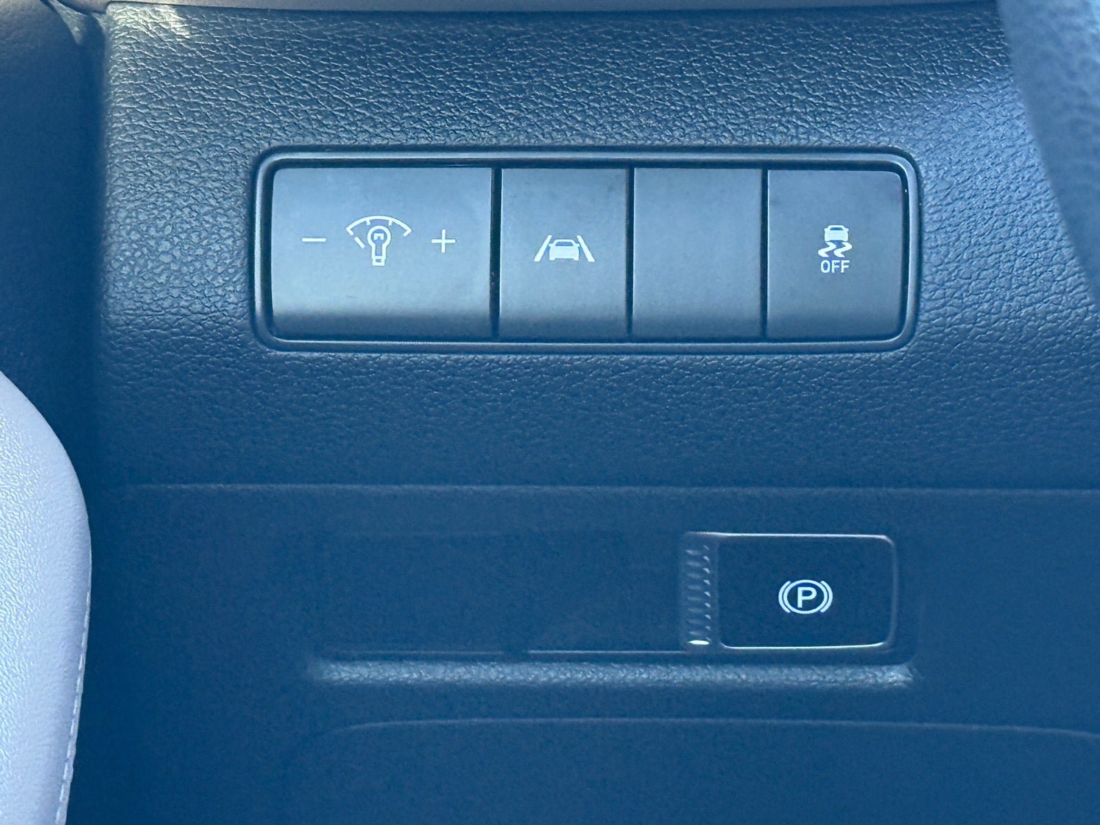 Used 2023 Hyundai Santa Fe SE FWD image 19