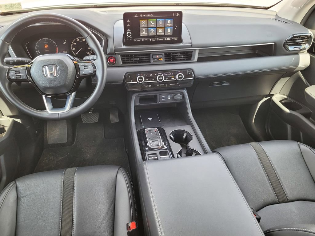 Used 2025 Honda Pilot EX-L image 12