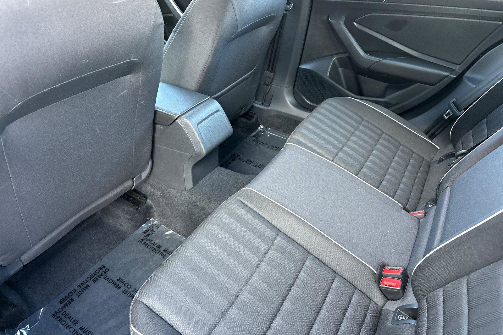 Used 2022 Volkswagen Jetta Sport image 11