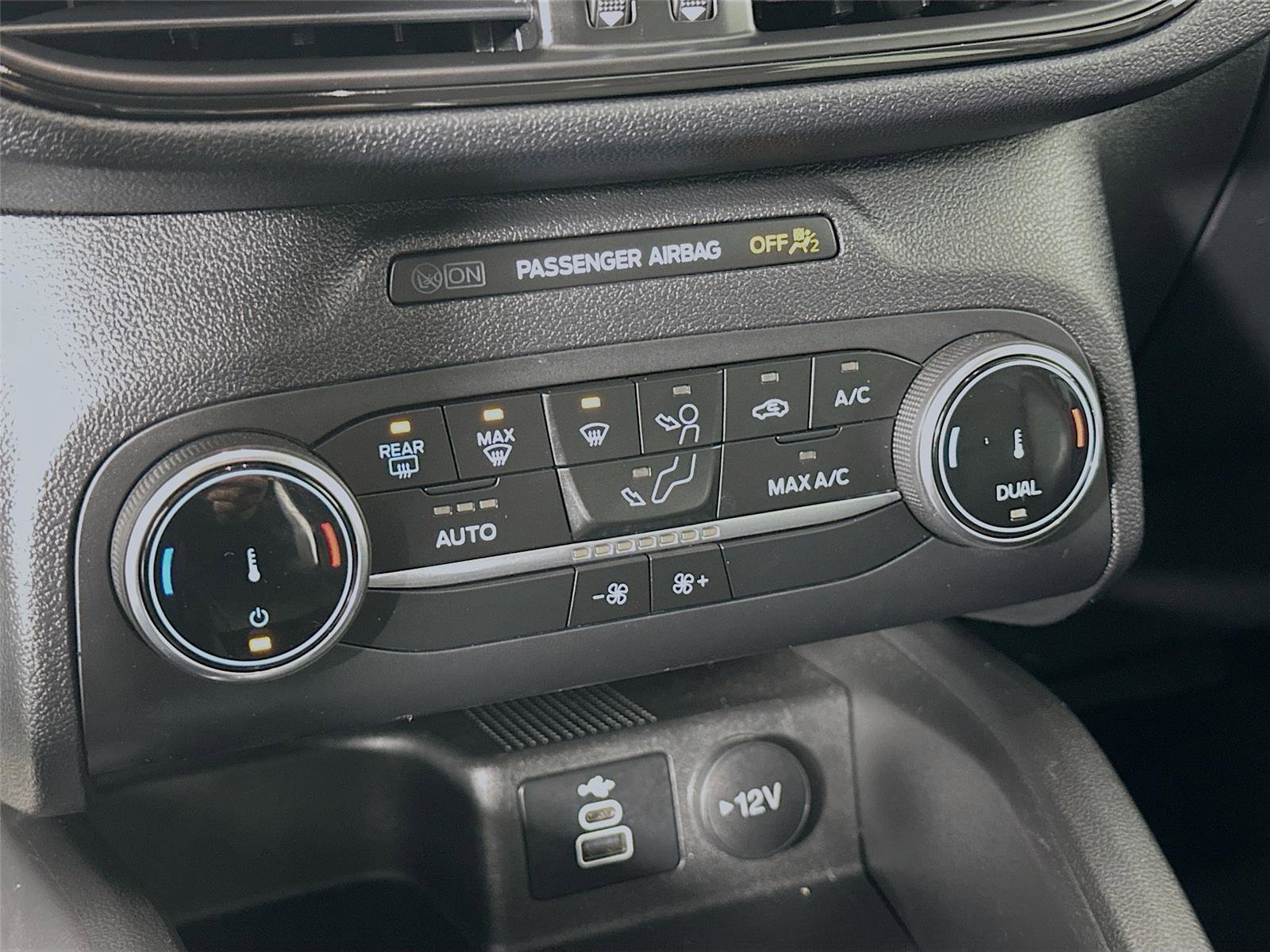 Used 2025 Ford Escape ST-Line image 16