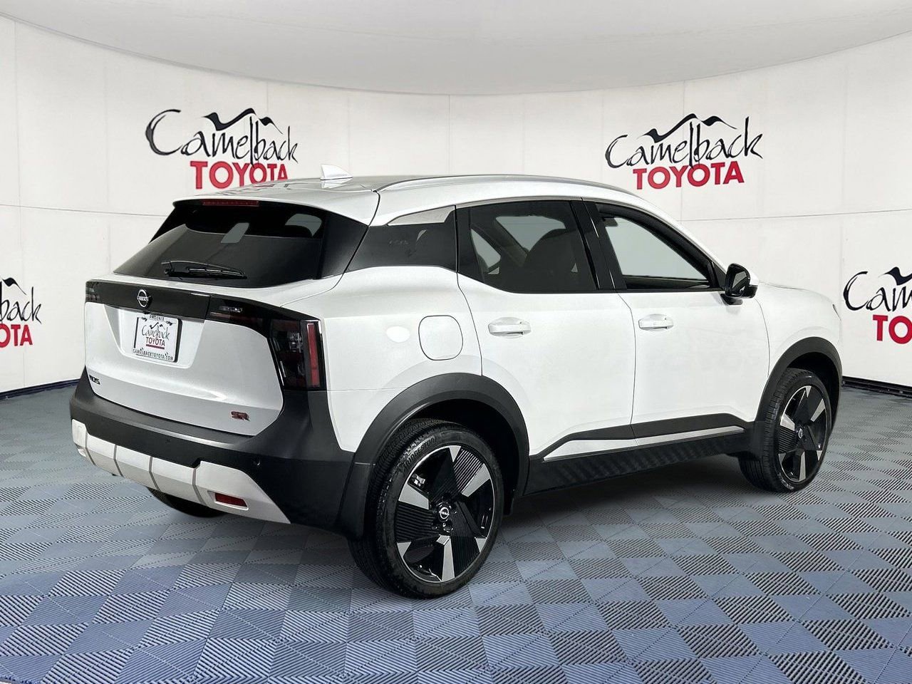 Used 2025 Nissan Kicks SR FWD image 7