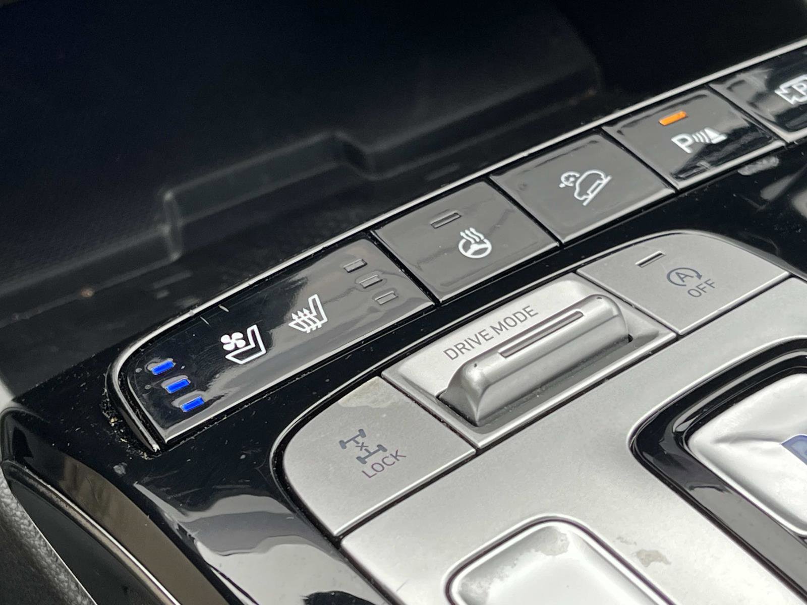 Used 2023 Hyundai Tucson Limited image 39