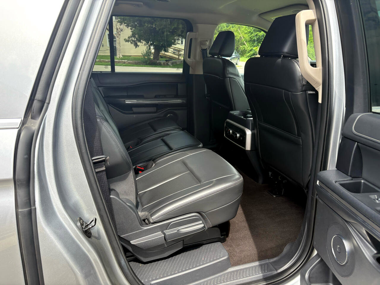 Used 2023 Ford Expedition Max XLT image 28