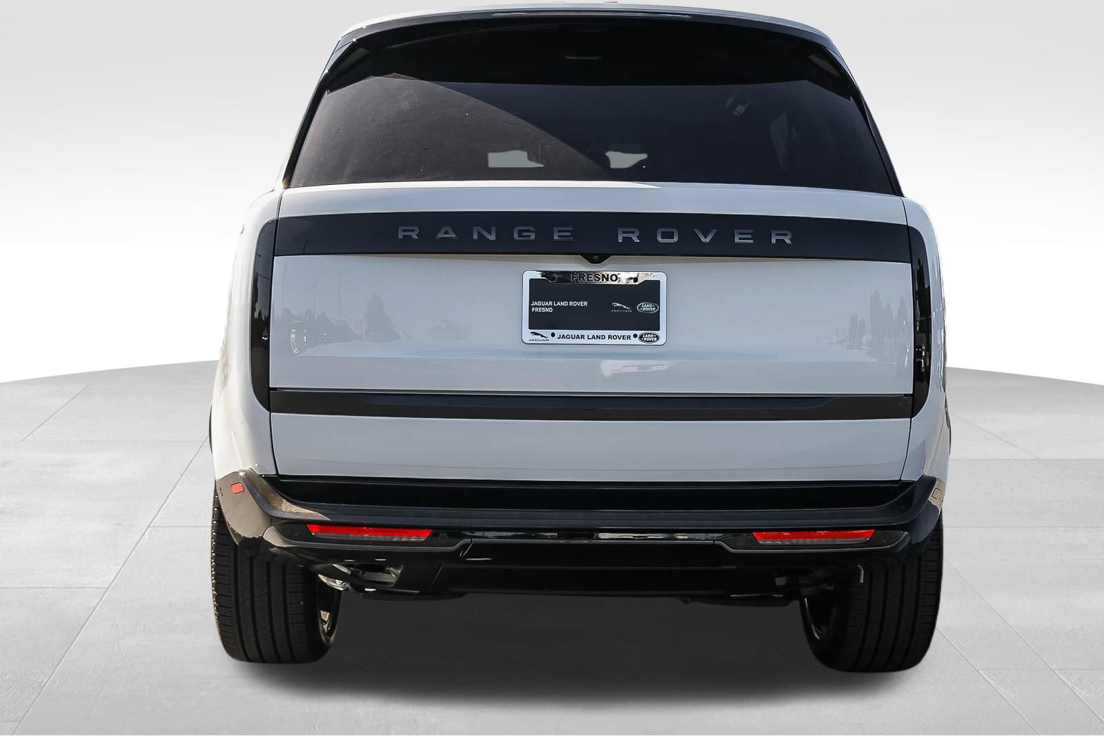 New 2026 Land Rover Range Rover Long Wheelbase SE AWD/4WD image 6