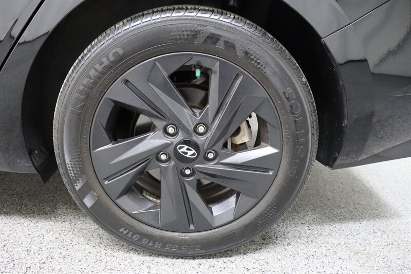 Used 2021 Hyundai Elantra SEL FWD image 29