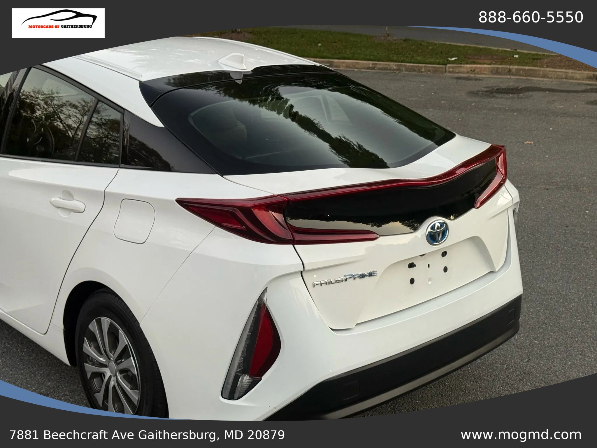 Used 2018 Toyota Prius Prime Plus w/ Carpet Mat Package image 5
