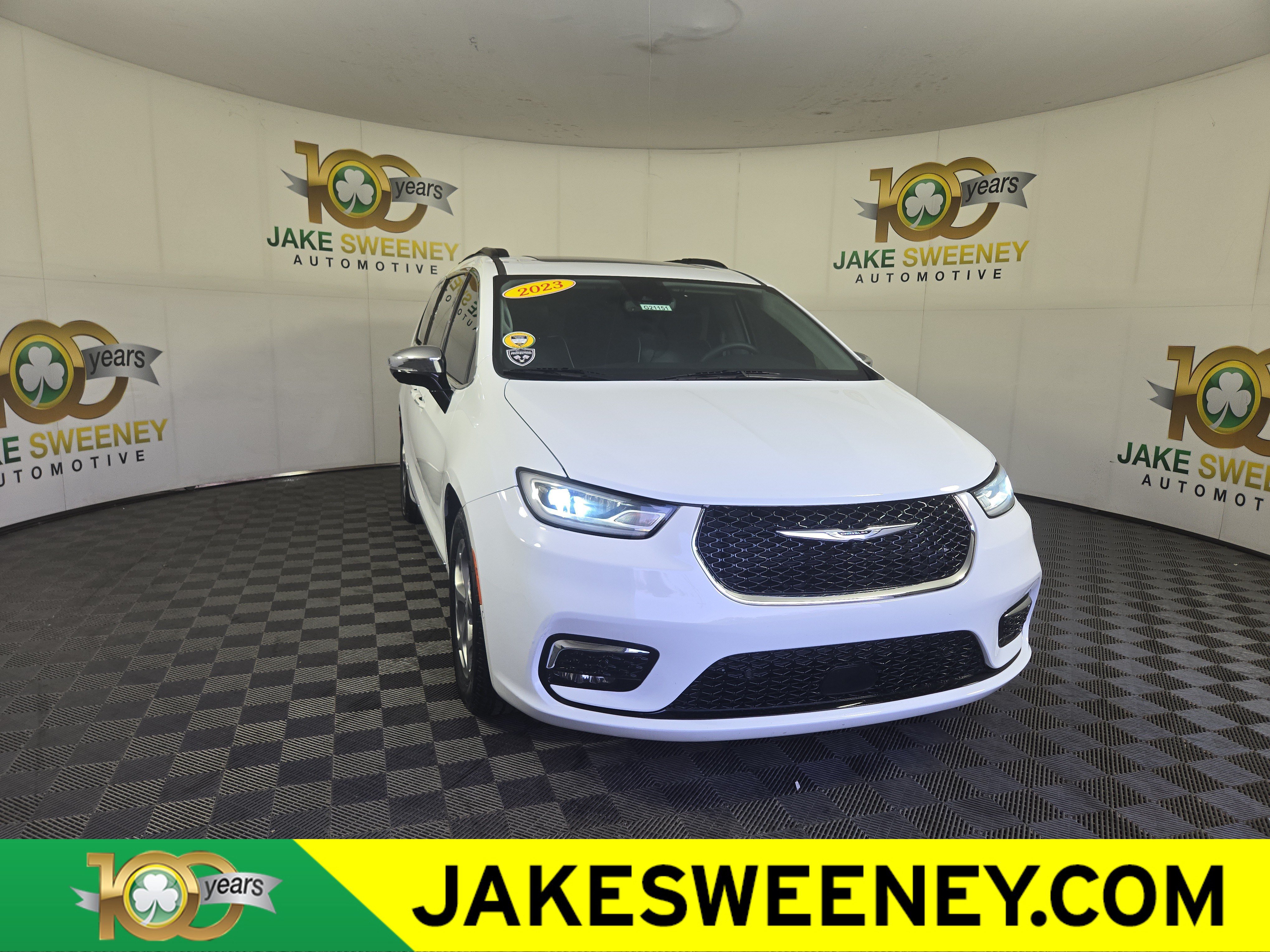 Used 2023 Chrysler Pacifica Limited