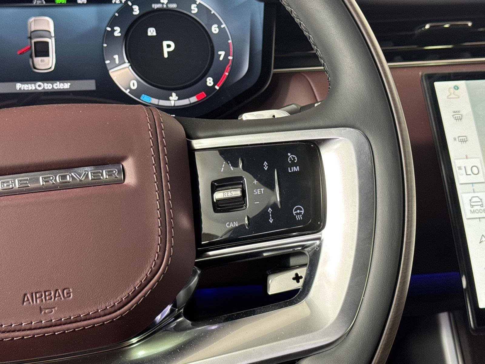 New 2025 Land Rover Range Rover SE image 14