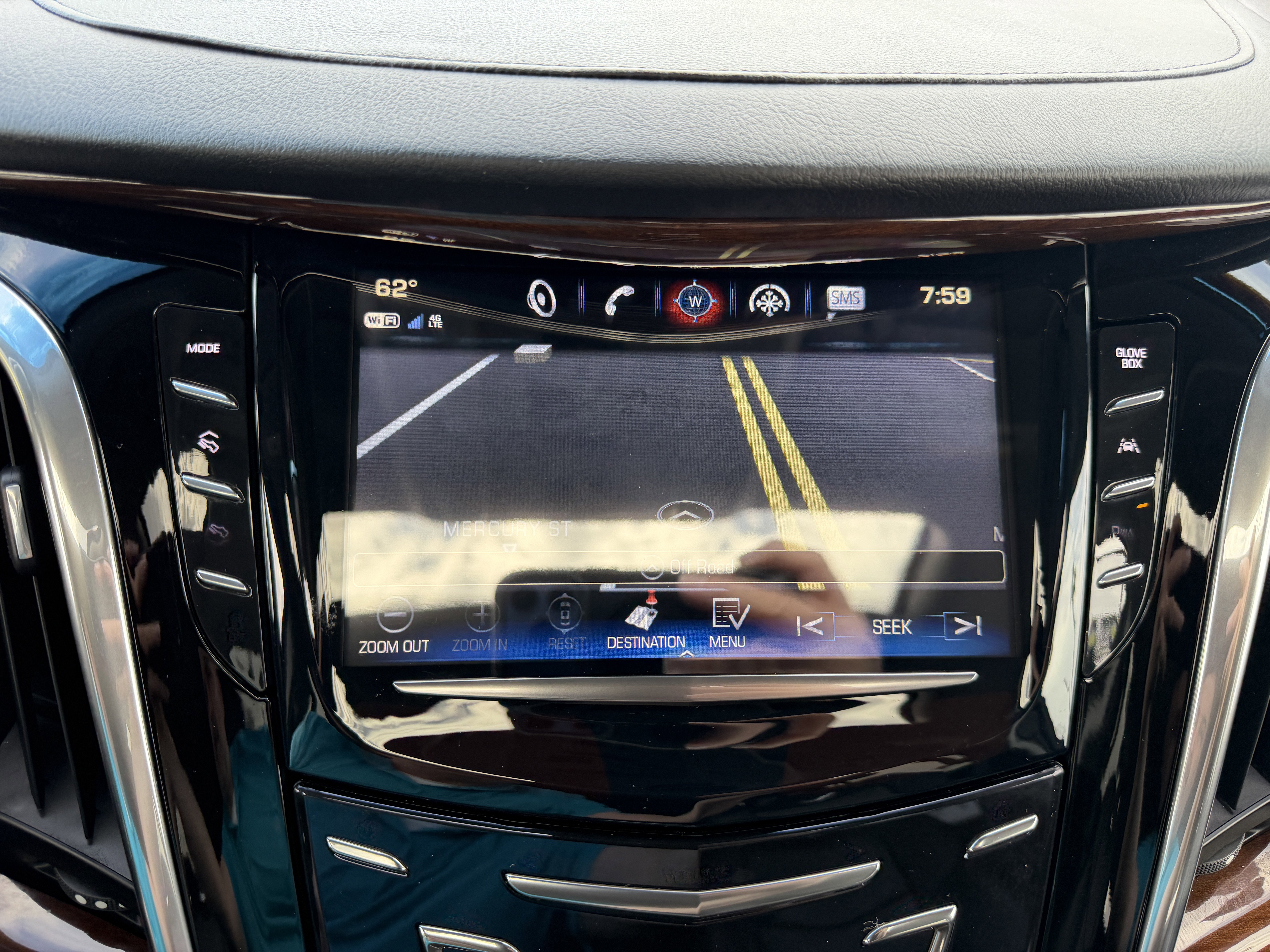Used 2019 Cadillac Escalade ESV Luxury RWD image 29