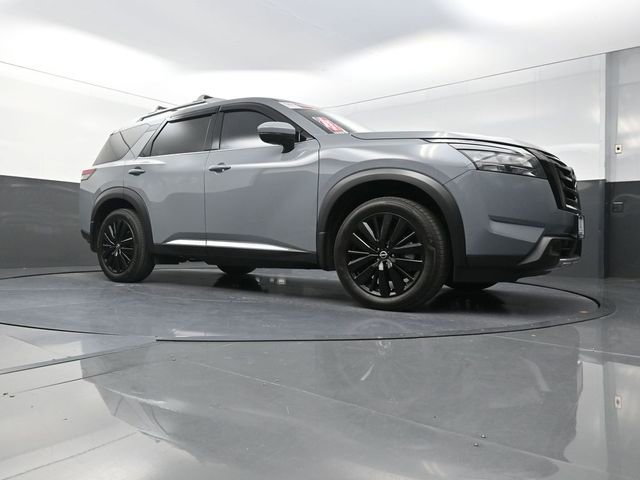 Used 2025 Nissan Pathfinder Platinum w/ Cargo Package AWD/4WD image 20
