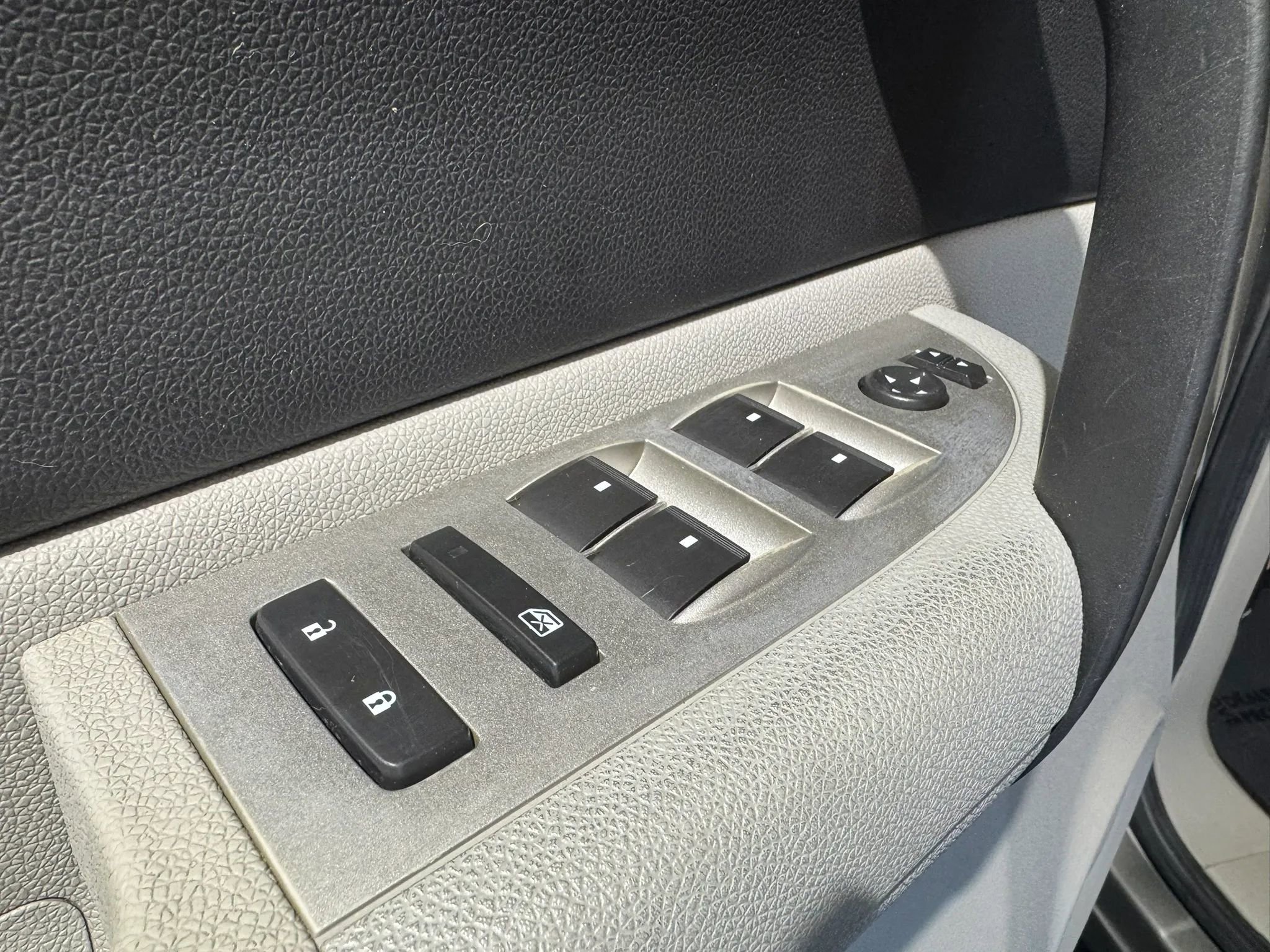 Used 2009 Chevrolet Silverado 1500 LT w/ Regional Value Package image 8