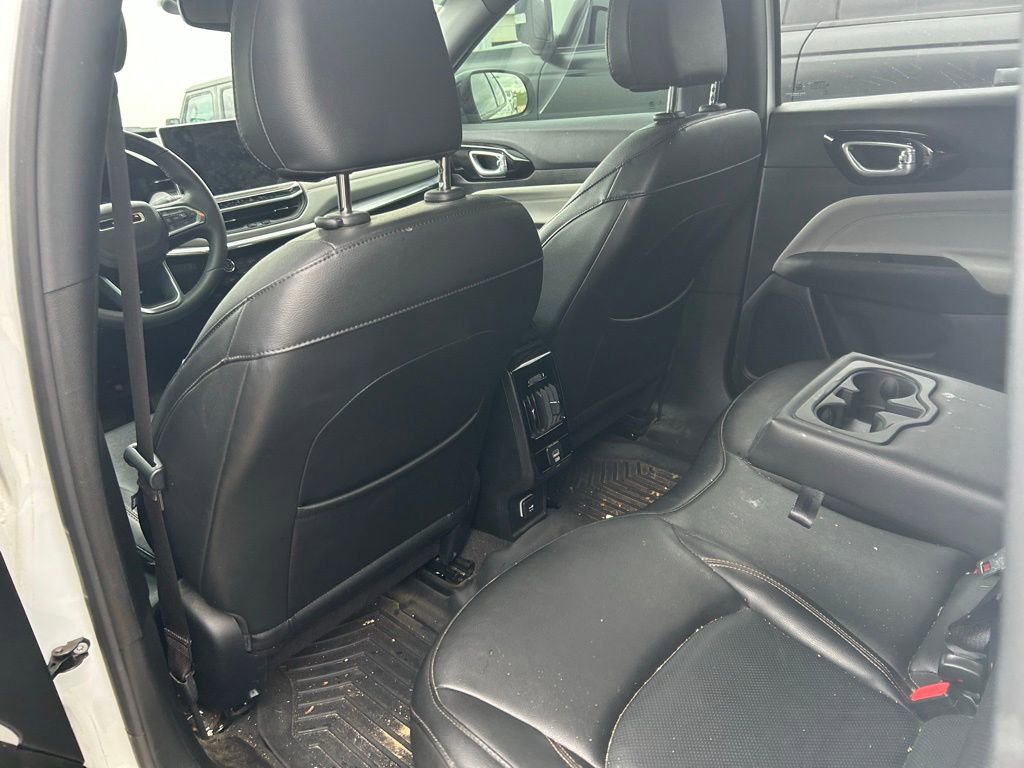 Used 2023 Jeep Compass Limited AWD/4WD image 9