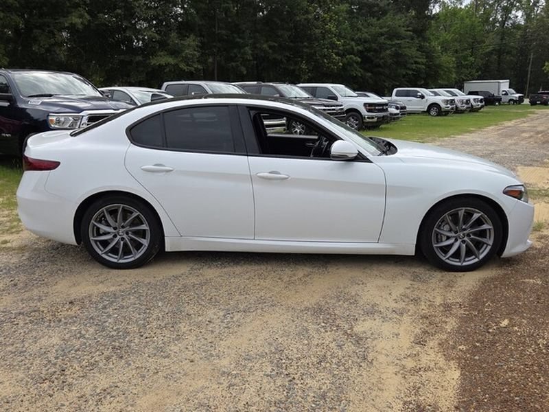 Used 2023 Alfa Romeo Giulia Sprint RWD image 15