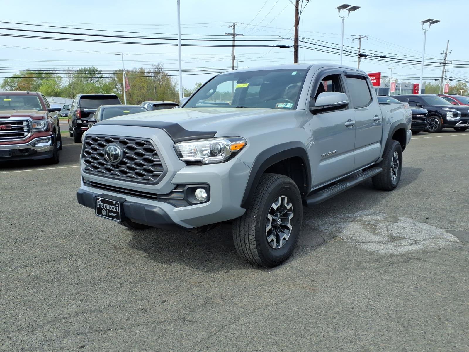 Used 2020 Toyota Tacoma TRD Off-Road w/ TRD Premium Off Road Package AWD/4WD image 8